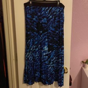 Peter Nygard pleated skirt